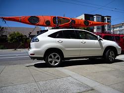 Opening Rear Hatch with Kayak on Roof-p1010235.jpg