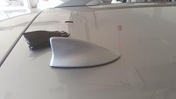 RX350 antenna fin came off, can I just re-attach or did it break?-2016-03-27-09.42.07.jpg