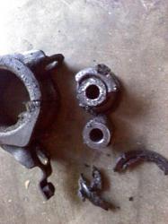 Check out my old steering rack bushing.-photo-47-.jpg