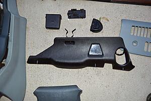 FS:  Grey / Black interior parts-b75prun.jpg