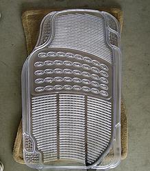 2002 SC430 trunk tire and floor-mat2.jpg