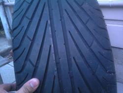 1 used 245/35/20 tire for sell-photo0185_001.jpg