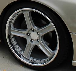 20&quot; maya wheels and tires 3 piece-front.jpg