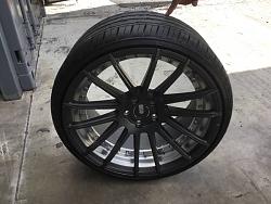 fs: 20&quot;staggered gunmetal rims w like new (95%tread remaining) tires. 00 FIRM-00n0n_g696fxjx1he_600x450.jpg