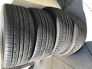 Hankook Ventus V2 235/45/17 Like New-photo-oct-22-12-30-37-pm.jpg