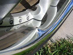 Is this damage fixable?-wheel.jpg