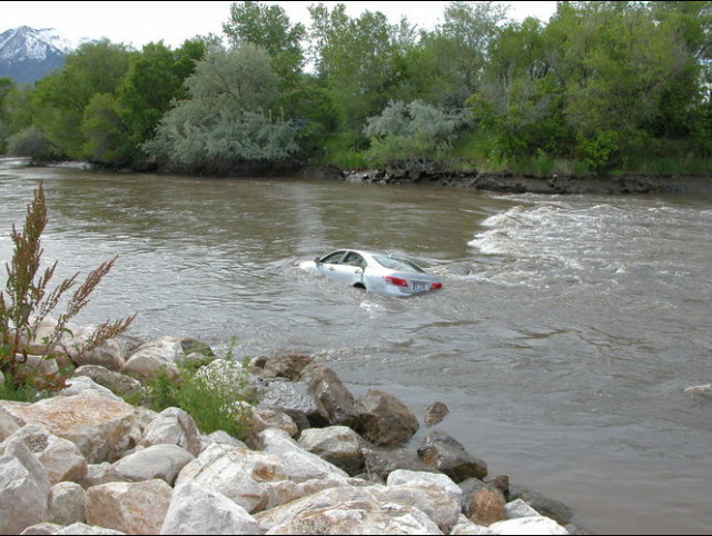 Stolen Lexus Fished Out of Weber River in Utah