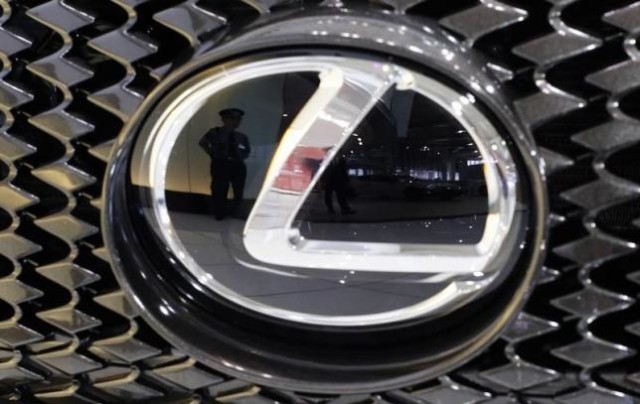 Lexus Delays Assembly Line in China