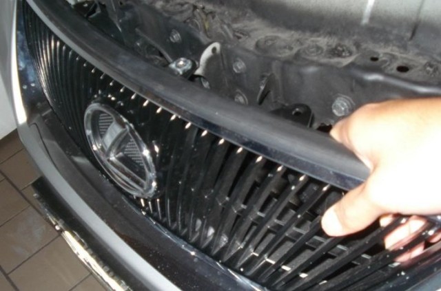 changing your lexus grille