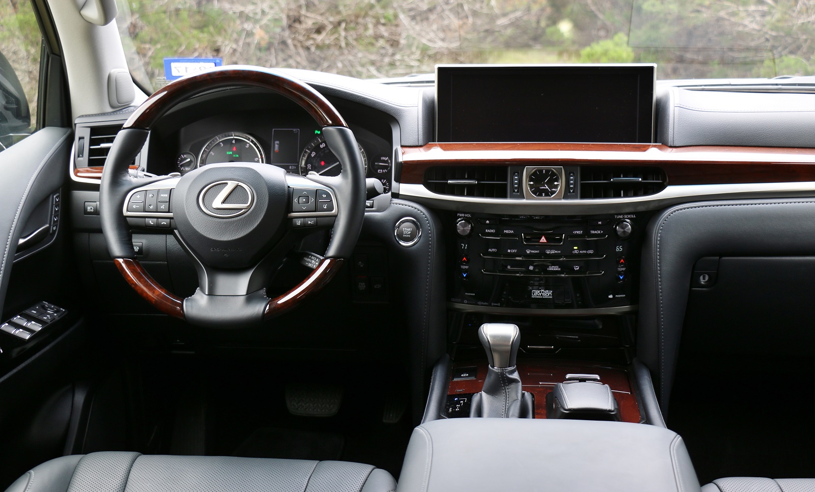 2016 Lexus LX 570 Review