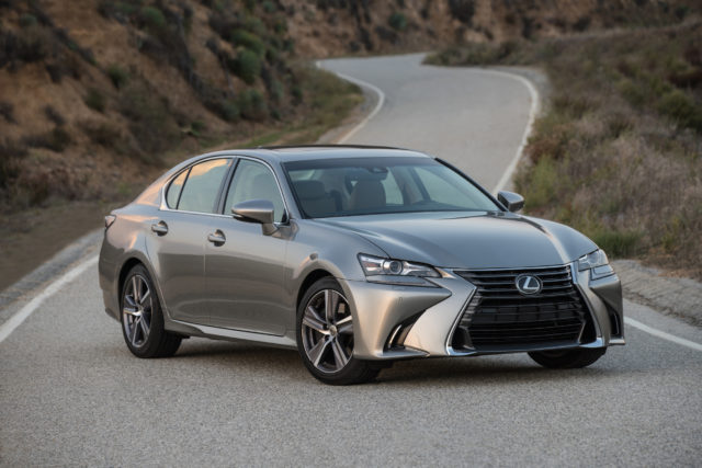 Lexus GS’ Safety Features Save Reviewer from Potential Crash