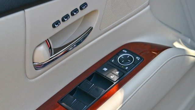 Lexus: Why Won’t My Power Windows Go Up After Disconnecting Battery?