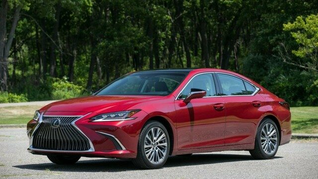 Does the Lexus ES Have Any Shortcomings?