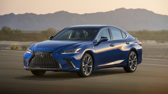 The 2020 ES350 is Ultra Luxury That Checks Every Single Box