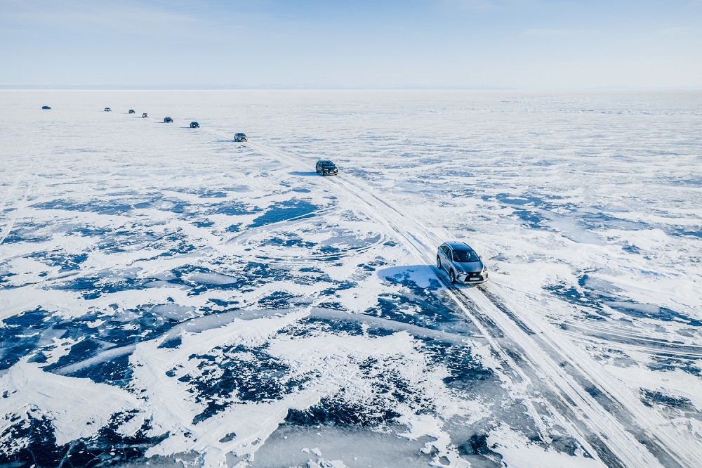 Club Lexus - RX SUV and LC coupe on Siberia’s frozen Lake Baikal Club Lexus - RX SUV and LC coupe on Siberia’s frozen Lake Baikal