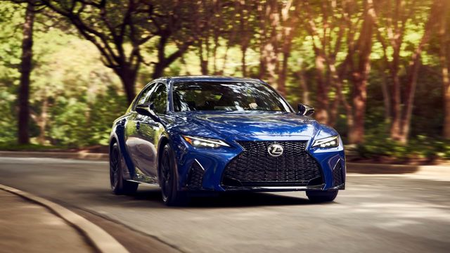 2021 Lexus IS: Pros and Cons Of the Refreshed Luxury Sedan