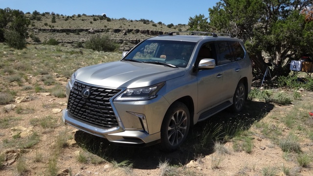 A Closer Look at the 2021 Lexus LX-570 SUV