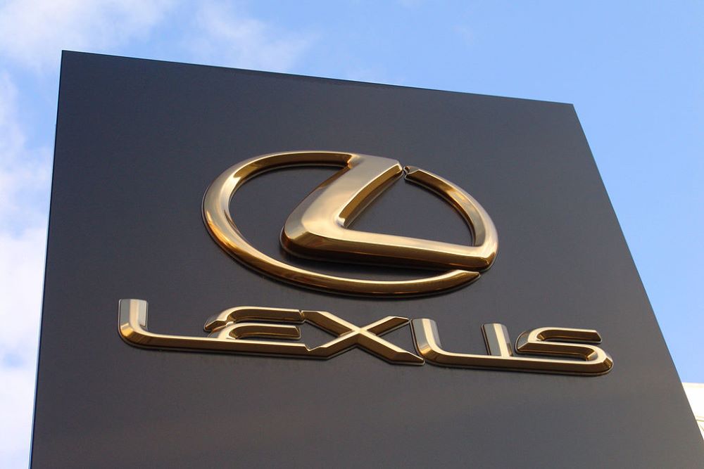 Lexus dealership sign