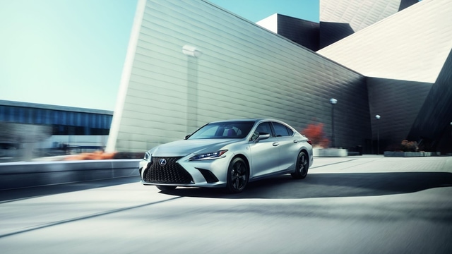 Lexus ES Is Cheaper to Lease Than a Toyota Camry