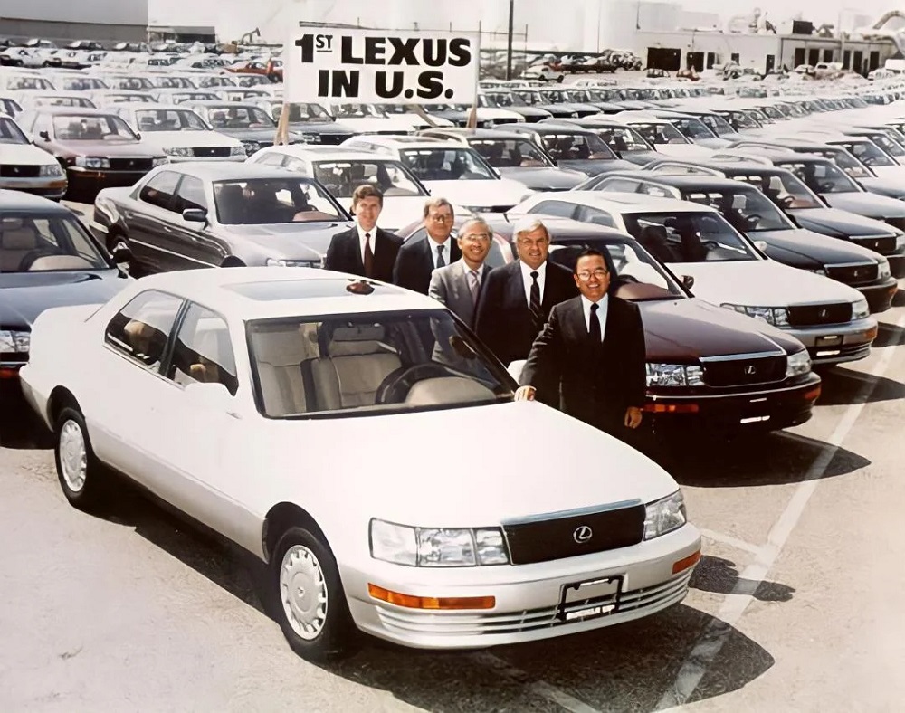 1989 Lexus press photo