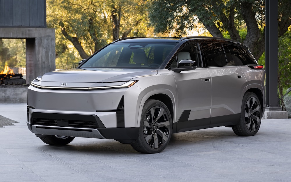 2027 Toyota Highlander Limited in Spellbound two-tone