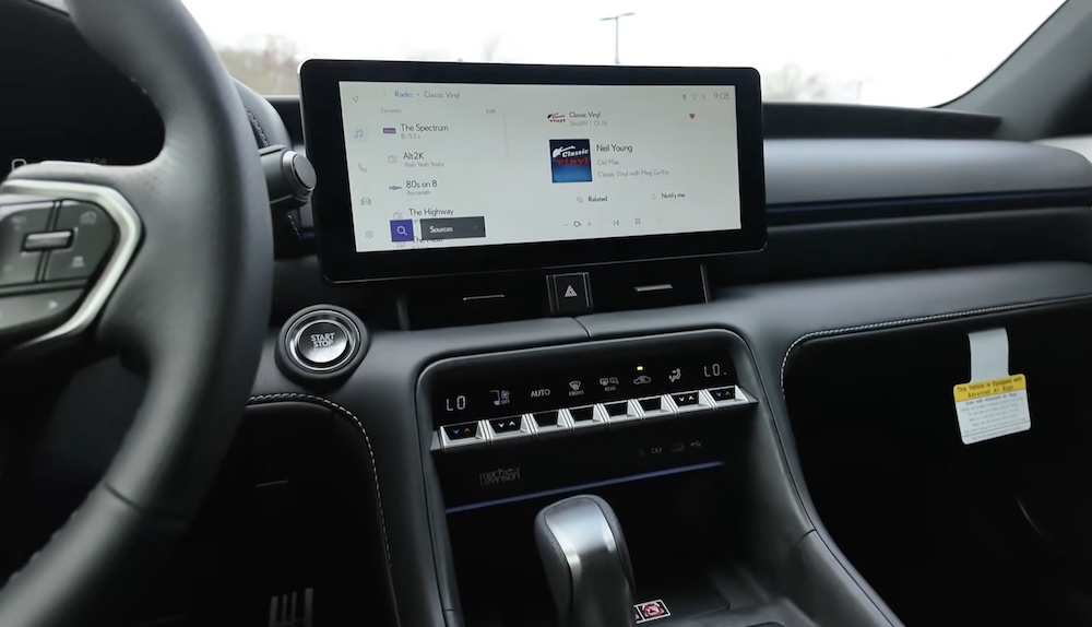 2026 Lexus IS 350 F Sport vs 2025 Lexus IS 350 F Sport 001